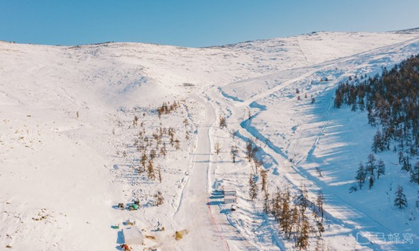 新疆阿勒泰可可托海國(guó)際滑雪場(chǎng)