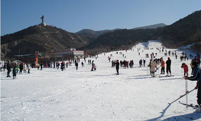 山西長治神農(nóng)滑雪場