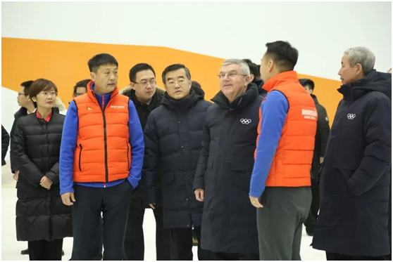 國際奧委會主席巴赫蒞臨考察銘星冰雪承建的“全球最大室內(nèi)滑雪場”