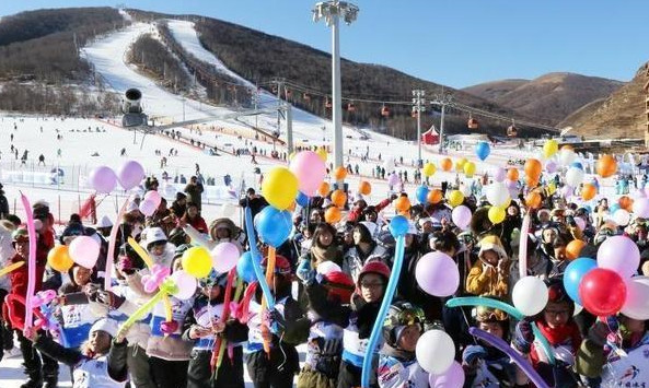 張家口借力冬奧推動冰雪經(jīng)濟(jì)“熱起來”