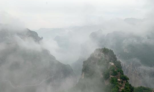 山西通天峽景區有“北方小九寨”的美譽，將中國北方大山的雄渾和南國水鄉的陰柔融為一體