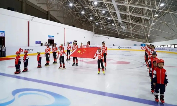 包頭市體育中心滑冰場(chǎng)正式啟動(dòng) 2