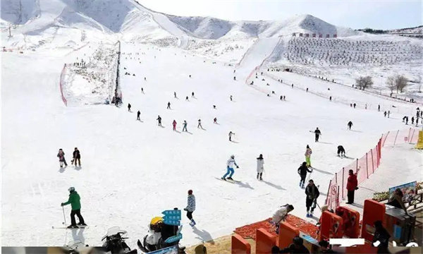 長城嶺滑雪場