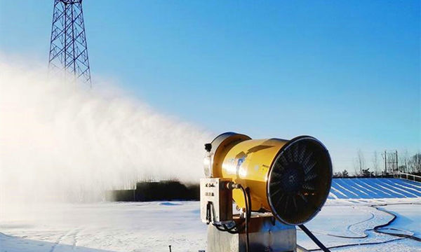 造雪機造雪